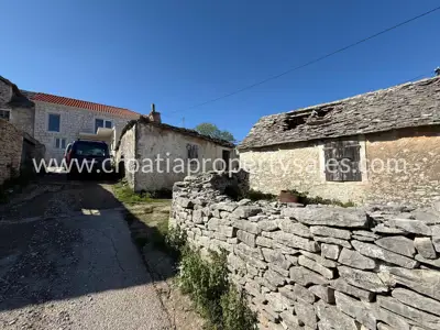 Kuća, Brač, 180 m², 77 500 €