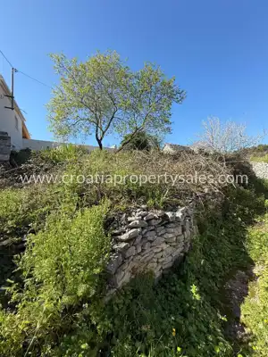 Kuća, Brač, 180 m², 77 500 € - 3