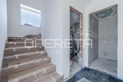 Istra, Momjan- Samostojeća kuća, s predivnim otvorenim pogledom - 13