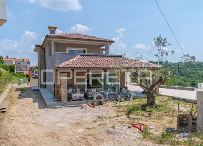 Istra, Momjan- Samostojeća kuća, s predivnim otvorenim pogledom - 2