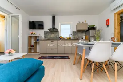 Kuća 200 m², Miholašćica - pogled na more i dvorište - 4