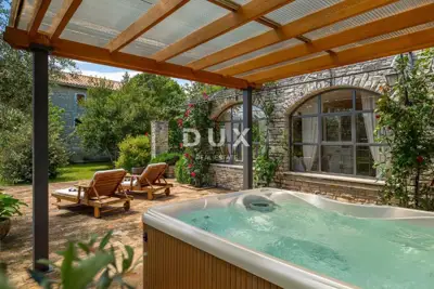 House for sale in Svetvinčenat, 200 m² - 14