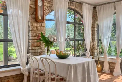 House for sale in Svetvinčenat, 200 m² - 10
