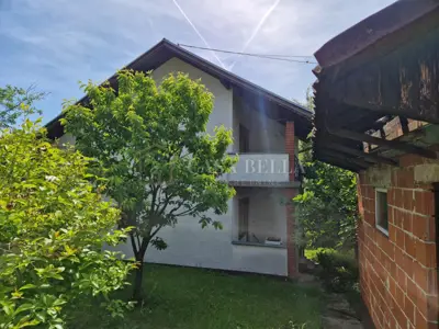 House 600 m², Daruvar - quiet location and orchard - 18