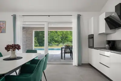 Kuća 130 m², Labin - prizemnica s bazenom - 8