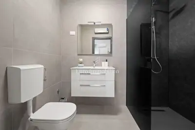Kuća 130 m², Labin - prizemnica s bazenom - 17