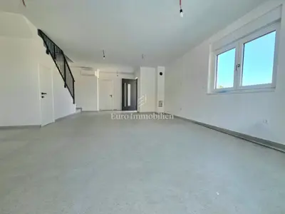 Malinska - nova kuća s bazenom, 170 metara od mora - 4