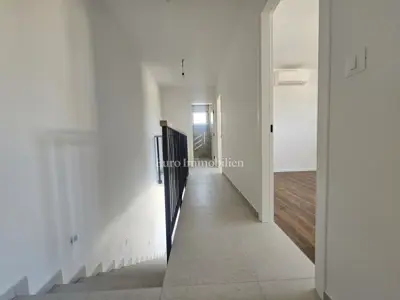 Malinska - nova kuća s bazenom, 170 metara od mora - 15