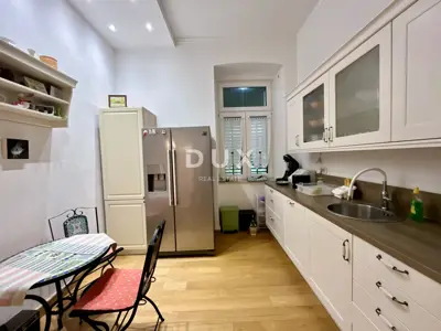 Stan 107 m², Opatija - Centar, balkon s pogledom na more - 6