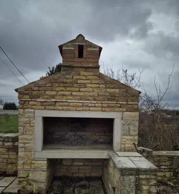 Stone house 180 m², Marčana - quiet location and yard 852 m² - 4