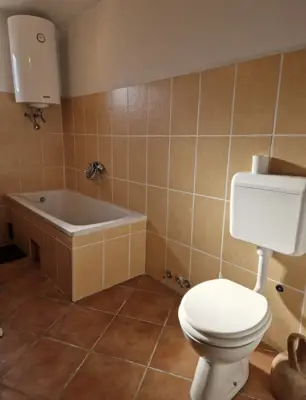 Stone house 180 m², Marčana - quiet location and yard 852 m² - 10