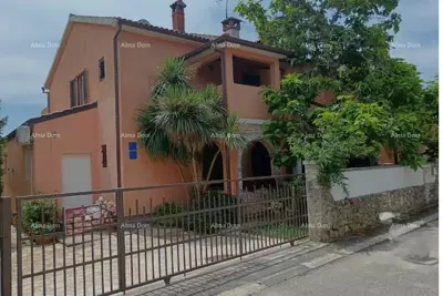 Apartmentgebäude 360 m², Rovinj, ruhige Lage nahe dem Zentrum