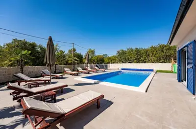 Vila s bazenom, Dobrinj, otok Krk - 4 sobe i 4 kupaonice - 3
