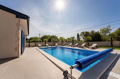 Vila s bazenom, Dobrinj, otok Krk - 4 sobe i 4 kupaonice - 4