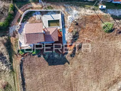 Građevinsko zemljište 582 m², Višnjan - ravno i pravilnog oblika - 3