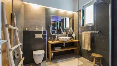 Villa 240 m², Viškovići - Panoramablick auf das Meer und Pool - 14