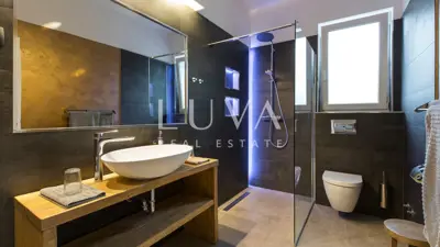 Villa 240 m², Viškovići - Panoramablick auf das Meer und Pool - 20