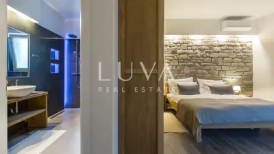Villa 240 m², Viškovići - Panoramablick auf das Meer und Pool - 19