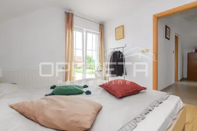 House, Brezovica, 719 m², quiet street and yard - 15