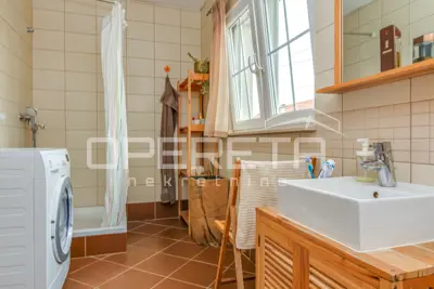 House, Brezovica, 719 m², quiet street and yard - 20