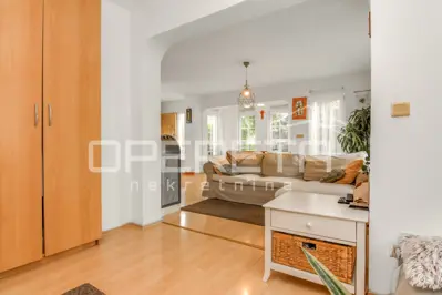 House, Brezovica, 719 m², quiet street and yard - 6