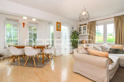House, Brezovica, 719 m², quiet street and yard - 2