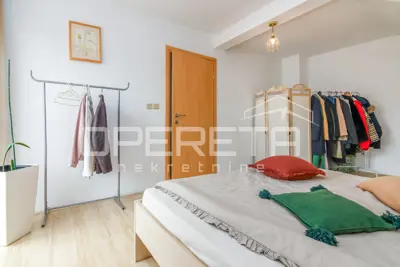 House, Brezovica, 719 m², quiet street and yard - 17