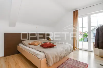 House, Brezovica, 719 m², quiet street and yard - 14