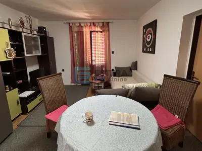 Kuća 151 m², Kruševo - 3 stana, 50 m od mora - 9