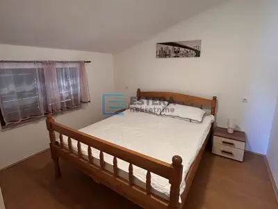 Kuća 151 m², Kruševo - 3 stana, 50 m od mora - 15