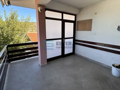 Kuća 151 m², Kruševo - 3 stana, 50 m od mora - 5