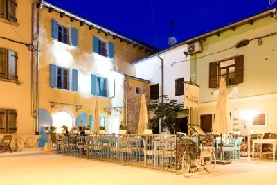 Hotel 234 m², Fažana - 100 m od plaže