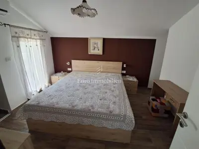 Kuća 152 m², Rakalj - bazen i uređena okućnica - 19