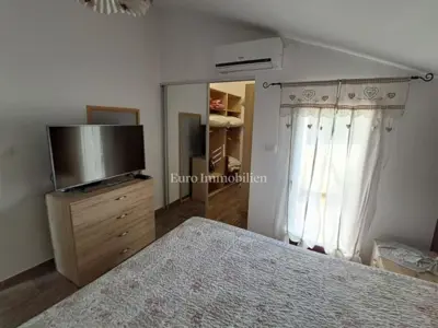 Kuća 152 m², Rakalj - bazen i uređena okućnica - 18