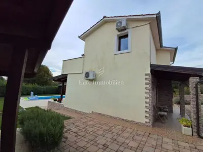 Kuća 152 m², Rakalj - bazen i uređena okućnica - 5