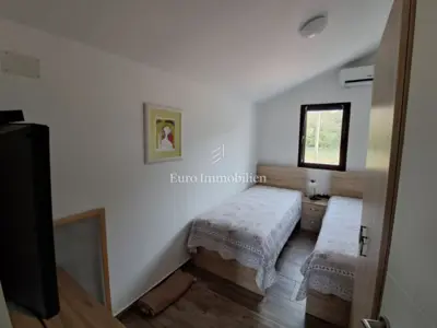 Kuća 152 m², Rakalj - bazen i uređena okućnica - 20