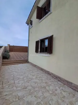 Kuća 152 m², Rakalj - bazen i uređena okućnica - 7