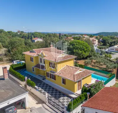 House for sale in Banjole, 250 m² - 2