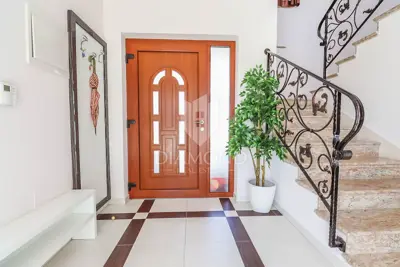 House for sale in Banjole, 250 m² - 4