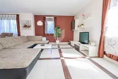 House for sale in Banjole, 250 m² - 7