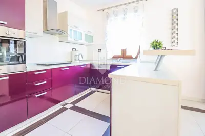 House for sale in Banjole, 250 m² - 10