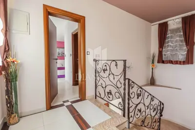 House for sale in Banjole, 250 m² - 19