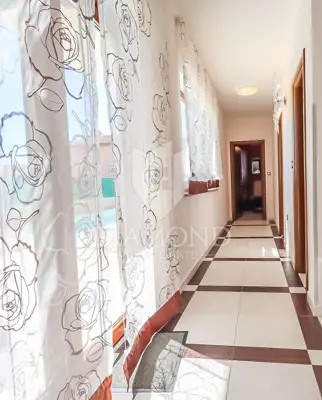 House for sale in Banjole, 250 m² - 13