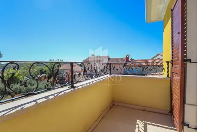 House for sale in Banjole, 250 m² - 22