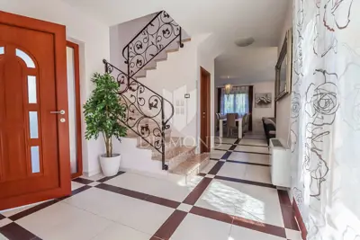 House for sale in Banjole, 250 m² - 5