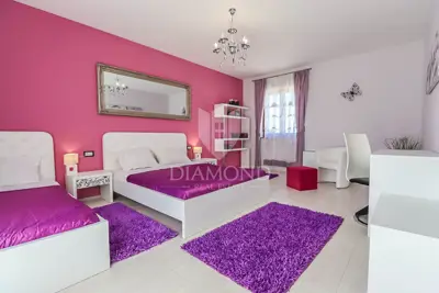 House for sale in Banjole, 250 m² - 20