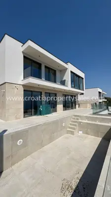 Villa 355 m² in Omiš, sea view and peaceful surroundings - 10