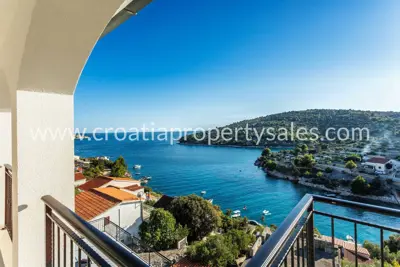 House, Rogoznica, private yard 1 116 m² and pool