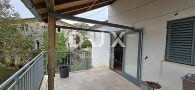 Haus 332 m², Oprtalj - zwei Häuser und bebaubare Grundstücksfläche - 19