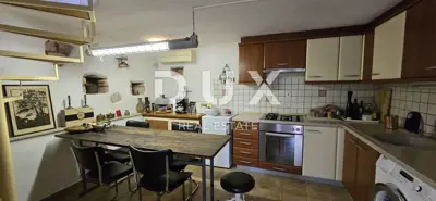 Haus 332 m², Oprtalj - zwei Häuser und bebaubare Grundstücksfläche - 8